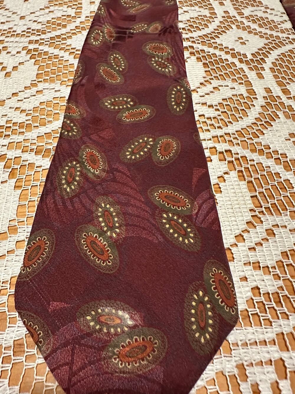 Vintage Nordstrom Hand Sewn in Italy Silk Tie Burgundy Red Paisley Medallion Wid
